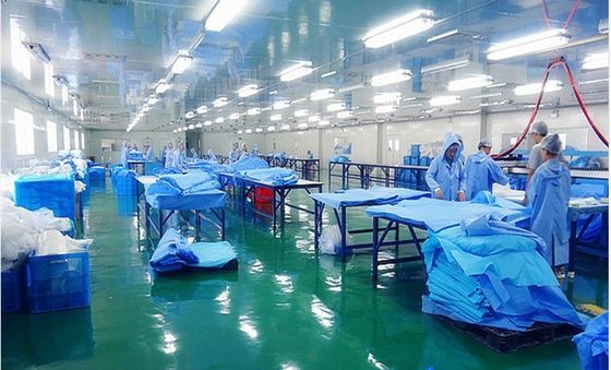 Sterylny jednorazowy uniwersalny serwet chirurgiczny SMMS z opakowaniem